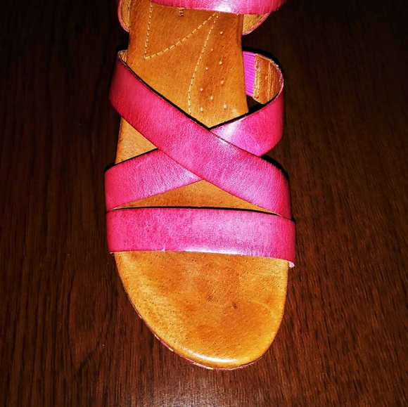 Good As New Naya 'Nalani' Wedges - Picture 6 of 8